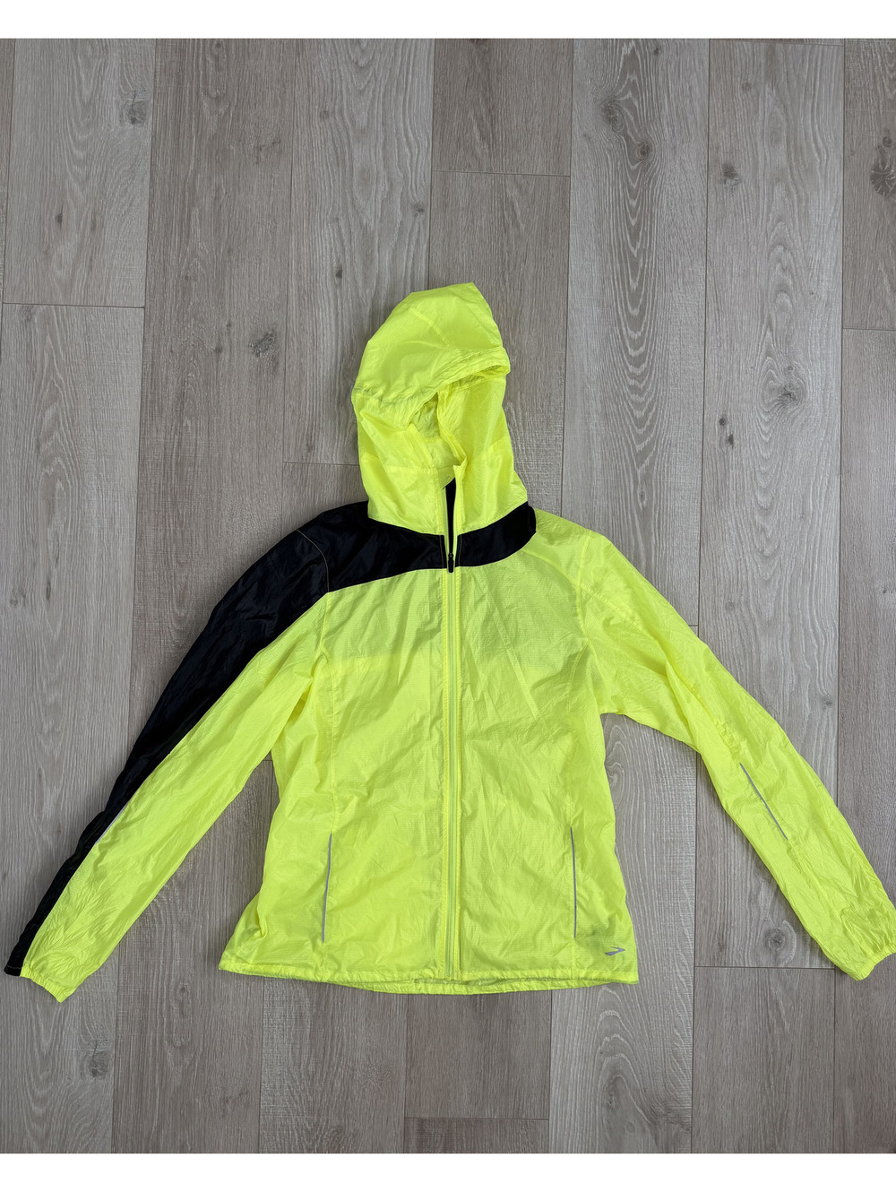 Brooks Women's Large Yellow and Black Lightweight Running Jacket with Hood